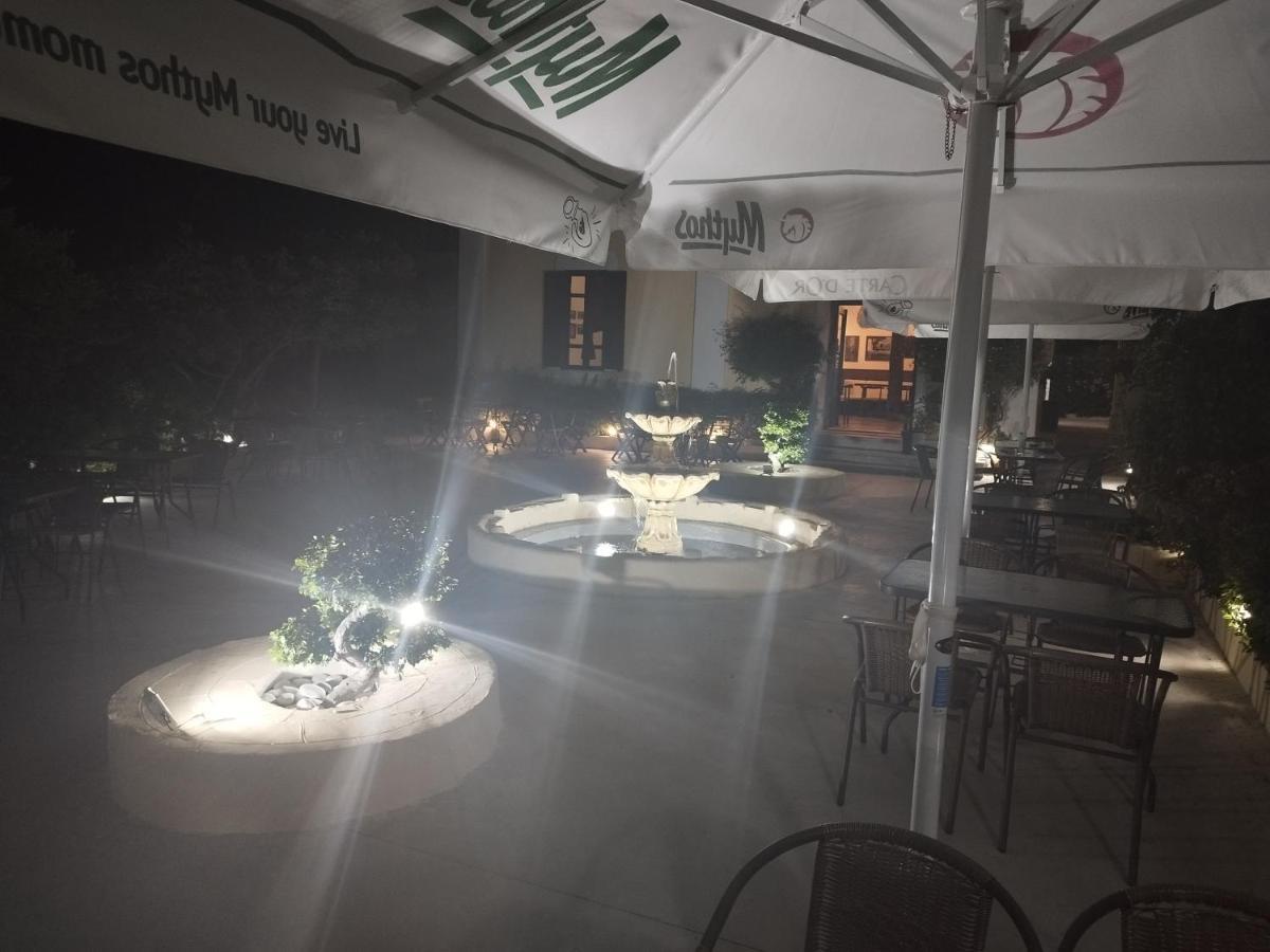 Nymph Hotel Sálakos Екстериор снимка