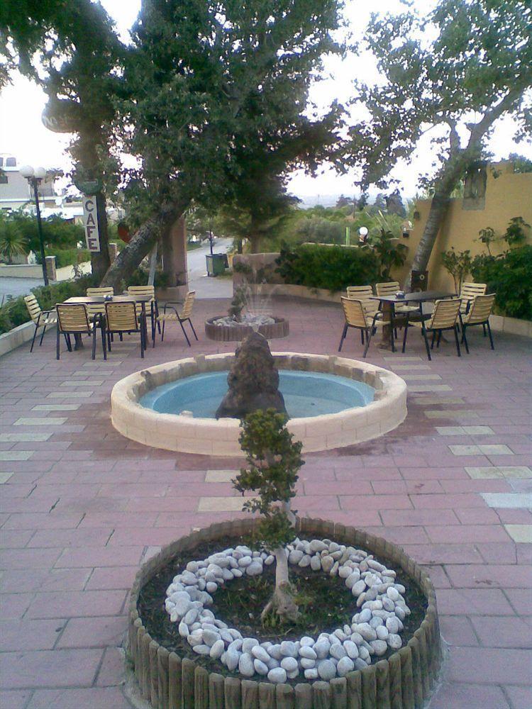Nymph Hotel Sálakos Екстериор снимка